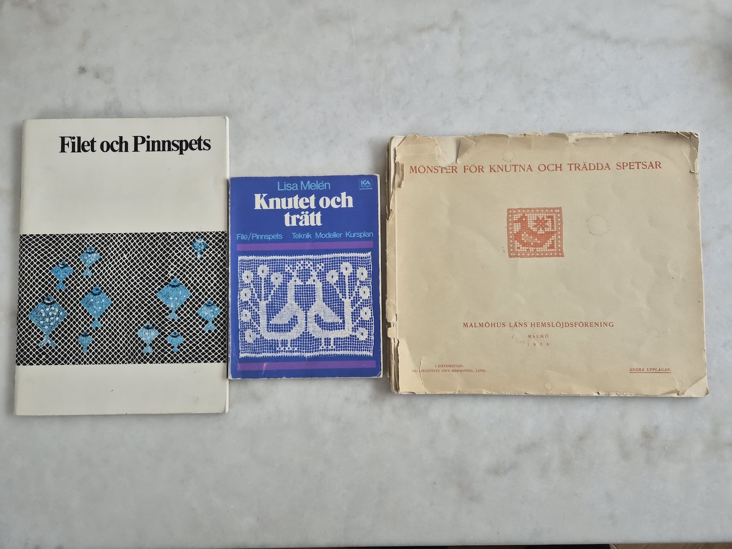 Three books, in Swedish, on the topic of filet lace